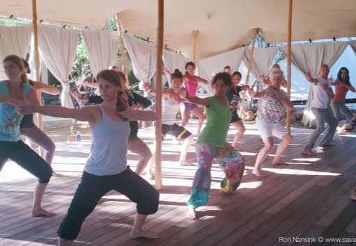 TheFeel ZenmaX energizing qigong intermezzo at Afkes magic Yoga retreat