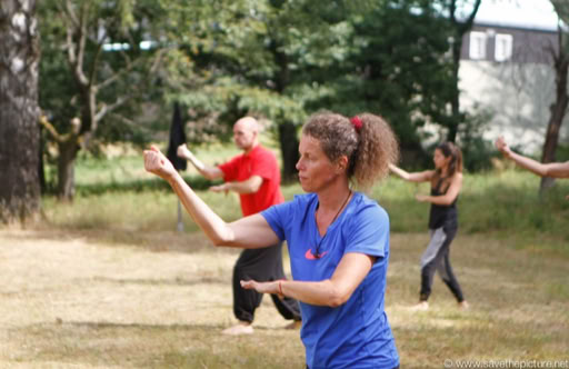 Nadja Taikiken backfist training on the field